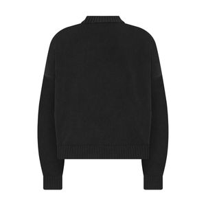 เสื้อสเวตเชิ้ตถักแบบครอปพรีเมียม แฟชั่นคอกลม เนื้อผ้านุ่มสบาย ออกแบบได้ตามสั่ง ผลิตจำนวนมากจากโรงงานเสื้อผ้า - Product Image 2