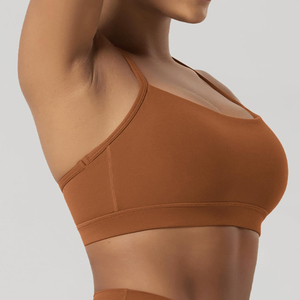 Nuevo sujetador deportivo de alta sujeción para mujer, de buena calidad, transpirable, con logo frontal, ideal para yoga, fitness y gimnasio. - Product Image 6