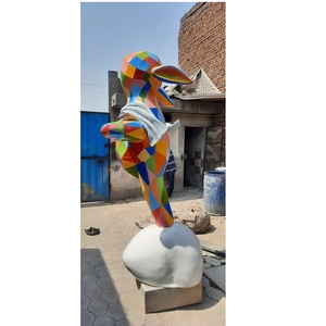 Escultura de Conejo Geométrica de Fibra de Vidrio de la Mejor Calidad, Decoración de Jardín para Exteriores, Estatua Artística para Paisajismo del Hogar, Disponible para la Venta - Product Image 1