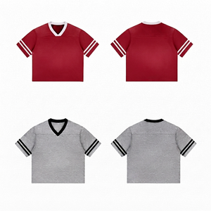 เสื้อเจอร์ซีย์อเมริกันฟุตบอลสีแดงทับทิม แห้งเร็ว ระบายอากาศได้ดี ทรงครอป คอวี พิมพ์ลายแบบซับลิเมชั่น สำหรับทุกเพศ ผลิตจากผ้าตาข่ายโพลีเอสเตอร์ 100% - Product Image 1