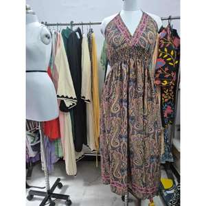 Vestidos Maxi Boho Estampados Ecológicos Kasturi con Patrones Intrincados, Cintura Natural, Tonos Tierra y Tonos Vibrantes, Perfectos para un Estilo Casual - Product Image 5