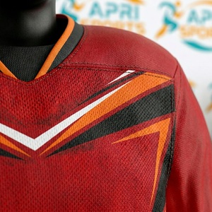 Tenues de hockey sur glace entièrement personnalisées avec impression par sublimation, service OEM ODM, uniforme à manches longues, col en V, évacuation de l'humidité - Product Image 6