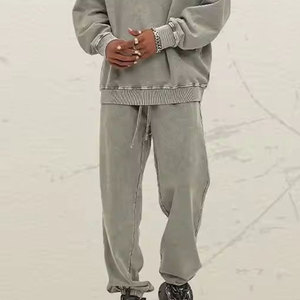 ชุดวอร์มแบบย้อมสีเอซิดสำหรับผู้ชาย พร้อมเสื้อสเวตเชิ้ตและกางเกงจ็อกเกอร์ ดีไซน์ทันสมัยและสวมใส่สบาย เหมาะสำหรับสตรีทแวร์ ลำลอง และออกกำลังกาย - Product Image 5