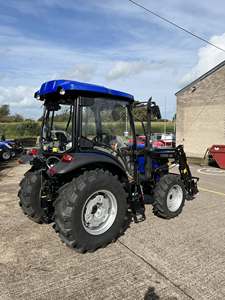 Tractor Lovol listo para aplicaciones agrícolas, de construcción y transporte con un fuerte equipo agrícola. - Product Image 4