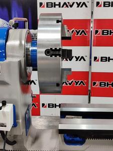 Torno de Alta Resistencia de 9 Pies con Engranajes para Torneado de Metal de Alta Precisión y Fabricación de Componentes Industriales - Product Image 3