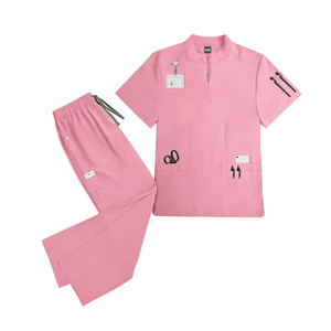 Ensemble de blouses médicales personnalisées unisexe en coton et polyester noir, uniforme d'hôpital, haut et pantalon avec poches et porte-badge - Product Image 6