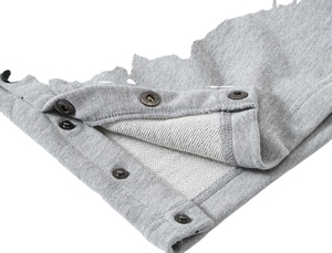 กางเกงขาสั้นออกกำลังกายผู้ชาย ผ้าสแปนเด็กซ์/โพลีเอสเตอร์ แห้งเร็ว ทรงหลวม สไตล์สตรีทแฟชั่น รับผลิตตามแบบ OEM - Product Image 3