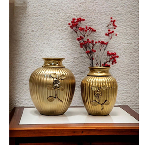 Hecho a mano decorativo Metal hierro irrompible Rosa flor diseño maceta florero para decoración del hogar florero - Product Image 4