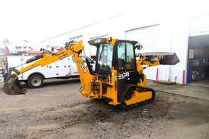 Chargeuse-pelleteuse sur chenilles en caoutchouc 1CXT d'occasion 2022 pour terrains boueux - Product Image 3