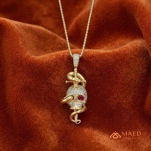 Collier pendentif en moissanite plaqué or 18 carats, design tête de serpent, bijoux de mode pour femmes et hommes, style joaillerie fine New York City, États-Unis - Product Image 2