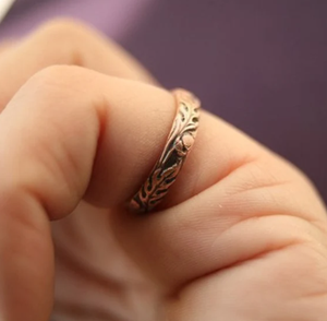 Anillo de Cobre Puro Forjado a Mano de Primera Calidad, Joyería Magnética para el Alivio de la Salud, con Patrón de Hojas Grabado - Product Image 6