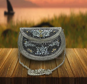 Sac à main, sac fait à la main, sac vintage de soirée d'embrayage en métal et pierres de mosaïque, sac à bandoulière sac à main. cadeau parfait pour elle. - Product Image 3