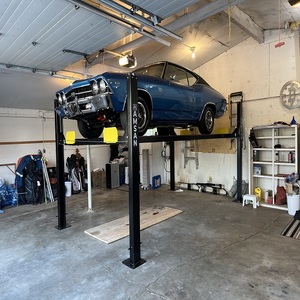 Pont élévateur 2 colonnes pour atelier automobile professionnel – Équipement de levage de véhicules lourds avec système hydraulique robuste – Utilisation en garage sûre et stable - Product Image 5