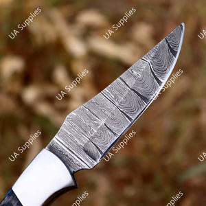 มีดพับเกรดอุตสาหกรรมทำมือปลายแหลมเหล็กดามัสกัส พร้อมด้ามไม้ปักก้าหลากสี  รับผลิตแบบ OEM/ODM ขายส่ง พร้อมซองใส่ - Product Image 5