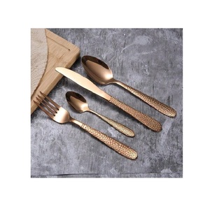 Couverts en métal contemporains pour une décoration de table, conçus pour des arrangements harmonieux et un plaisir de repas quotidien - Product Image 6