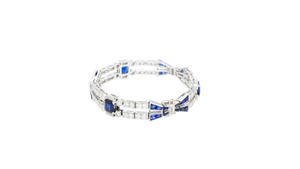 Bracelet chaîne géométrique plaqué rhodium pour femme avec saphir et diamants taille émeraude sertis en canal, style classique - Product Image 4