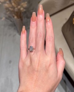 Anillo de Diamante Cultivado en Laboratorio con Corte Ovalado de 3 Quilates para Mujer |   Anillo de Compromiso Certificado por IGI |   Anillo de Novia de Lujo Chapado en Oro de 18K - Product Image 2