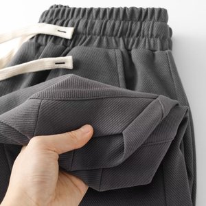 Men's Solid Color Bermuda Shorts Drawstring Waist Casual Style with Pockets Breathable Knitted Polyester Fabric - Product Image 3