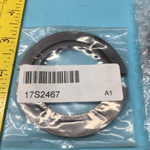 2 Électrodes Axcelis 17S2467, Graphite GND, Pour - Équipements et Pièces Semi-conducteurs d'Occasion Mondiaux de Confiance chez - Product Image 1