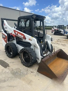 Cargadora Compacta S76 2022 con Cabina Cerrada, Máquina de Construcción de Alto Rendimiento - Product Image 3
