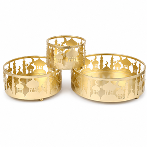 Plat de service artisanal martelé en acier inoxydable doré en forme de lune pour les célébrations de l'Iftar et de l'Aïd, idéal pour les douceurs, les noix, le Ramadan et la maison - Product Image 5