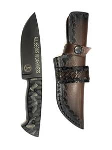 Cuchillo de Camping Personalizado Iron Crown Forge con Hoja de Acero con Alto Contenido de Carbono con Recubrimiento en Polvo Negro y Mango de Micarta No Ajustable - Product Image 5