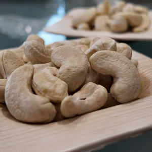 Nueces de Anacardo Blancas Orgánicas USDA/EU W320 de Origen Africano, Procesadas Naturalmente para la Elaboración de Alimentos Premium y Mercados de Exportación - Product Image 2