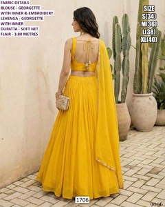Vrinda Lehenga Modesto sin Mangas, con Bordado Floral, Largo hasta el Suelo, Corte Ajustado y Evase, Cintura Natural, de Georgette Bhandhani - Product Image 2