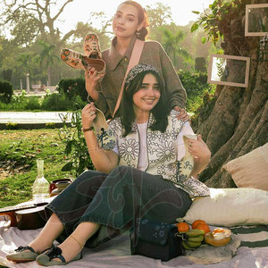 Chaussures plates faites à la main, écologiques, durables, à lacets, personnalisables, légères, pour l'été, avec de magnifiques broderies et des éléments rafraîchissants - Product Image 5