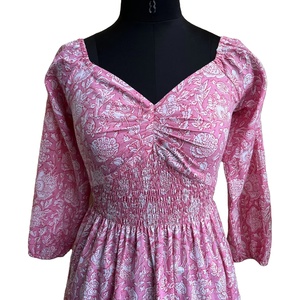 เดรสผ้าฝ้ายพิมพ์ลายด้วยมือแบบอีโค่เฟรนด์ลี่ สไตล์โบโฮทรงเอไลน์สั้น แขนยาว สำหรับผู้หญิง เหมาะสำหรับฤดูร้อน ทำจากผ้าก๊อซอินเดีย - Product Image 1