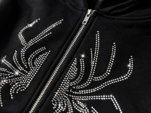 เสื้อฮู้ดดี้ประดับเพชรแบบสั่งทำพิเศษ ไซส์ใหญ่ หนักแน่น สไตล์สตรีทแวร์ แบบซิป สำหรับผู้ชาย ผู้ผลิต OEM/ODM เสื้อฮู้ดดี้ประดับเพชรเต็มตัว - Product Image 5