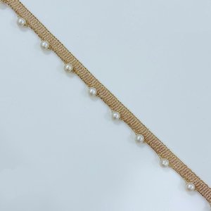 Ribete de encaje Zari dorado vintage hecho a mano por Conifer con lentejuelas y gotas de perlas para coser vestidos - Product Image 2