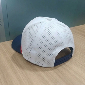 Gorra de Golf de Marca Privada de 5 Paneles con Paneles Perforados con Corte Láser y Logotipo Bordado OEM ODM MOQ Bajo Ajustable Personalizable - Product Image 5