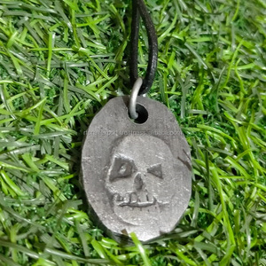 Pendentif amulette Viking en fer forgé à la main motif géométrique en forme de croix pour les fêtes chrétiennes romantiques religieuses - Product Image 3