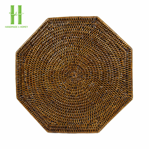 Tendance du moment : Assiette de présentation murale bohème en bambou écologique, motif floral, 35 cm de diamètre, faite à la main au Vietnam - Product Image 1
