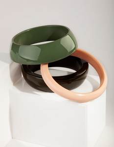 Bracelets en résine faits main de luxe avec motifs créatifs, finition brillante et look de bijoux modernes et tendance - Product Image 5