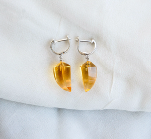 Compre Elegantes Pendientes Colgantes de Esfera de Citrino con Cierres de Seguridad, Estilo Lujoso, Plata 925, Pendientes Colgantes Modernos - Product Image 1