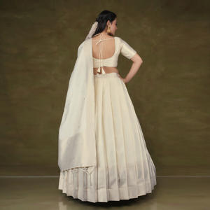 Lehenga Choli en Soie Banarasi de Luxe avec Motifs Tissés Délicats, Jupe Évasée Traditionnelle Longueur Ras du Sol et Blouse Sur Mesure, Idéal Mariage et Plage - Product Image 2