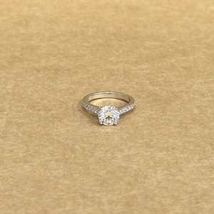 Bague en or 14 carats de qualité supérieure avec morganite naturelle taille cœur rose, 3,63 carats au centre et 0,52 carats de pierres latérales, design de bijoux de mariage - Product Image 1