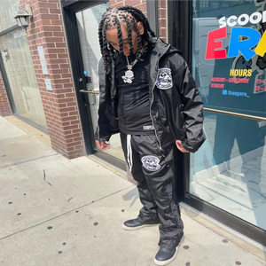 ชุดเซ็ตแทรคสูทลำลองสีดำสำหรับผู้ชาย ปี 2025 แบบหลวมๆ ไม่มีลาย  กระดุมด้านข้าง  กางเกงจ็อกเกอร์ทรงบาน  ผ้าไนลอน  ผ้าโพลีเอสเตอร์  แบบคาร์โก้ - Product Image 1