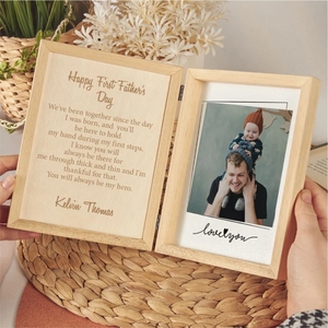 Cadre photo en bois personnalisé en gros, gravé au laser, motif floral, cadre photo vintage, cadeau souvenir de mariage personnalisé OEM - Product Image 6