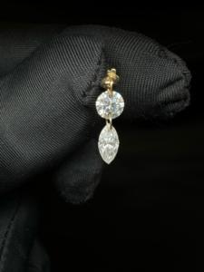 Piercing Helix Contemporáneo de Oro de 10K con Doble Diamante y Colgantes de Corte Marquise y Redondo - Product Image 2