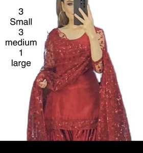 ชุดเซ็ตชีฟอง 3 ชิ้นสำหรับผู้หญิงจาก Kingsa Textile ดีไซน์คอวีลึกแบบกลับด้านได้ พร้อมตกแต่งระบาย - Product Image 3