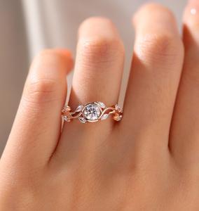 Anillo de Compromiso de Plata de Ley 925 con Circonita Cúbica de Corte Brillante de 1 Quilate, Diseño Inspirado en la Naturaleza, para Mujer - Product Image 1