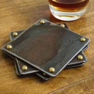 Sous-verre en métal d'inspiration vintage, parfait pour la protection des tables, idéal pour la mise en place quotidienne, l'espace de travail, le bureau et la cuisine, provenant d'Inde. - Product Image 2