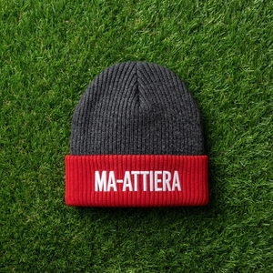 Gorro de Punto Personalizado en Gris Carbón y Rojo, Gorro de Invierno Cálido con Puño y Logotipo Bordado - Product Image 6
