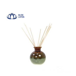 Bâtonnets diffuseurs en rotin artisanaux BLUE LOTUS FARM Modèle Dylan Vu, sans alcool, écologiques, sans plomb, cylindriques, longs - Product Image 1