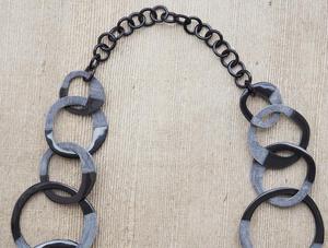 MN EXPORTS MNE-1498 Collier Cercle en Corne Noire Fait Main, Bijou de Mode pour Femme, Chaîne Maillons, Pièce Tendance - Product Image 3