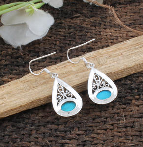 Pendientes Colgantes de Plata de Ley 925 con Circonita y Acabado Oxidado, Diseño de Lujo, Regalo para Fiestas - Product Image 6