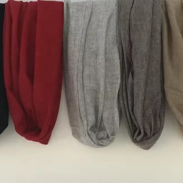 สีเทาเข้ม